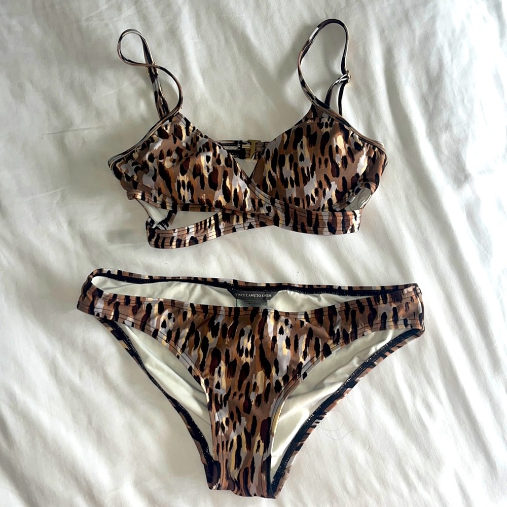 Vince Camuto Swim, Stunning Brown Hued Bikini!